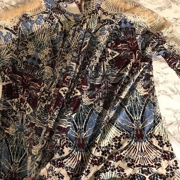 : : FREE PEOPLE Long Sleeve Jersey Nouveau Keyhole Back Top w/ Lace Detail : : - Picture 8 of 16